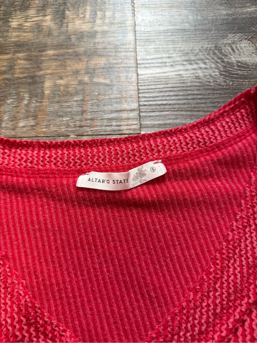 Altar'd State Raspberry Knit V-Neck Cropped Top - Picture 2 of 2